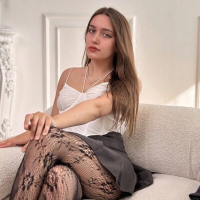 white_monika from stripchat