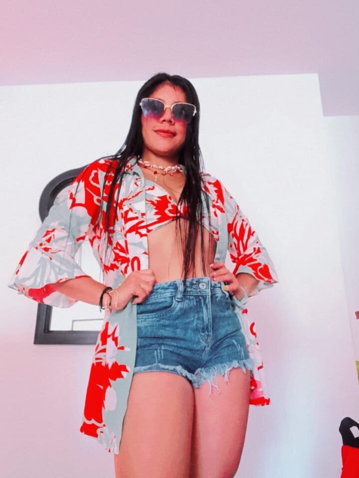 Live sex webcam photo for melanie_horizon23 #289203918