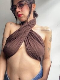 Mooniewhite's webcam live show
