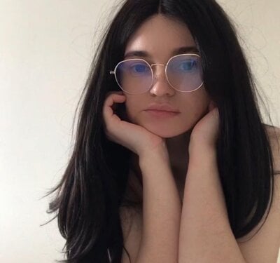 emily__cute from stripchat