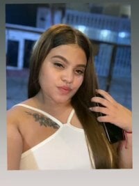 queenmiaxx's Offline Chat Room