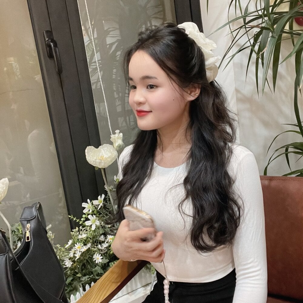 Watch Hatrang0103 live on cam on StripChat