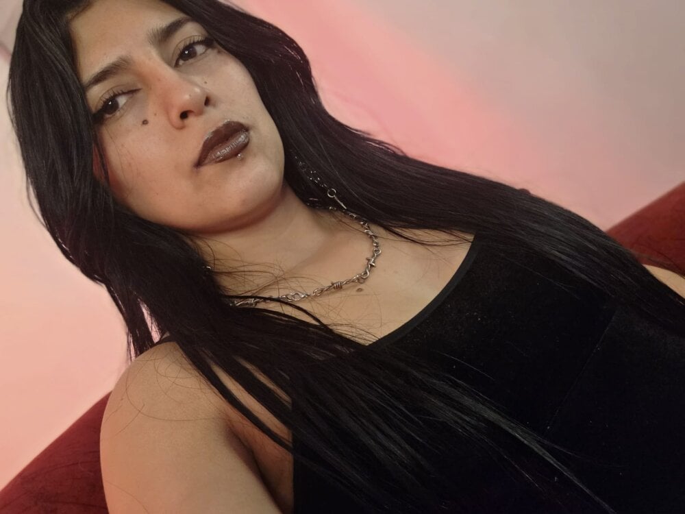 watchgirlcam.com kasandragrant livesex profile in somewhere-on-this-twisted-planet cams