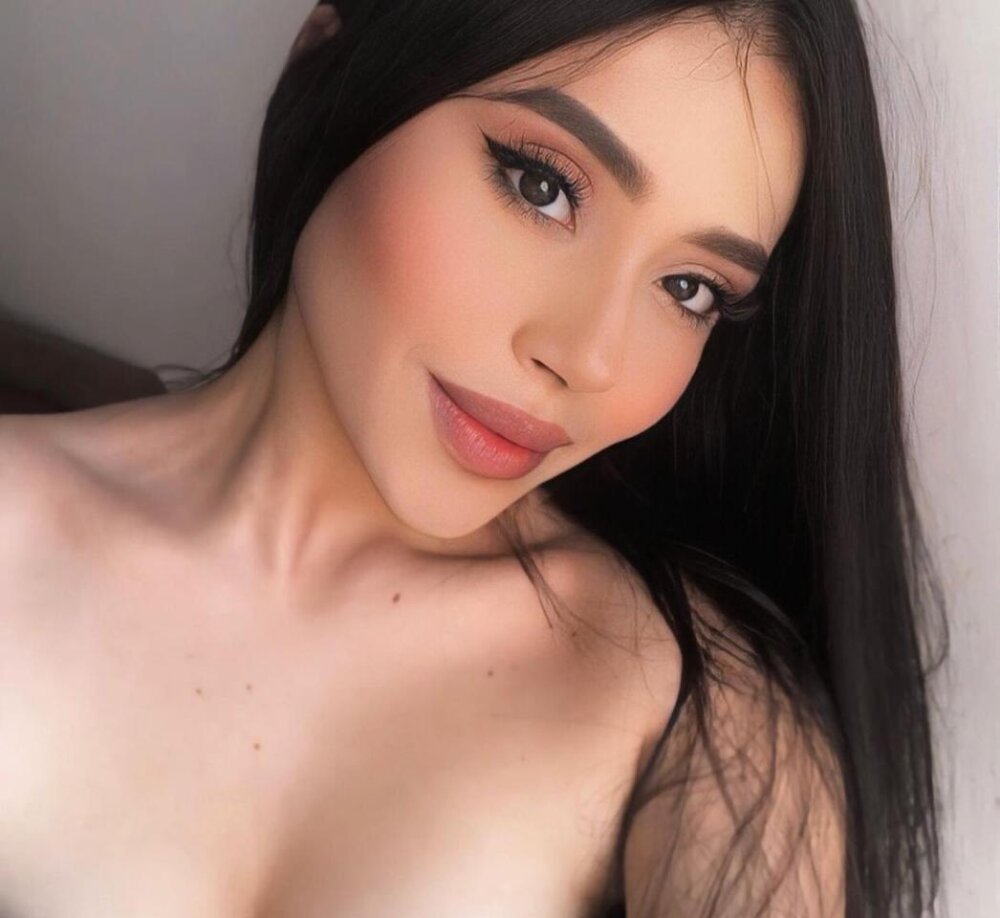 Live sex webcam photo for Freyaht #289985193