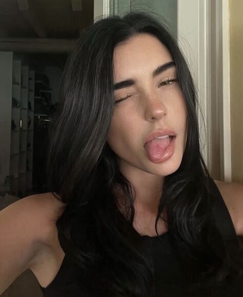 Amina_Rose_