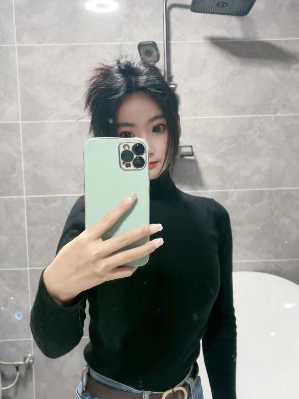 Live sex webcam photo for FeiFei-babe #289905365