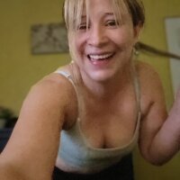 paola27's Offline XXX Chat