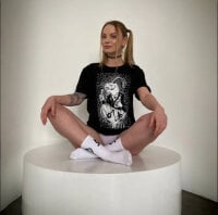 _Sugar_Porn_'s Offline Chat Room