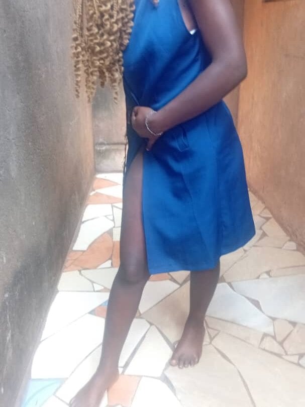 iluvcams.com honeybums27 livesex profile in where-the-blondes-live cams