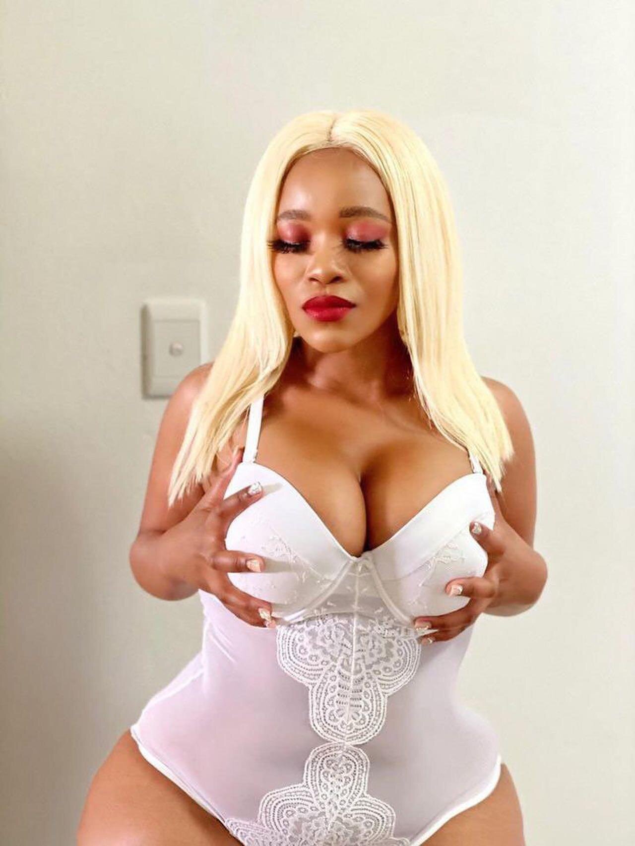 CurvyGod01