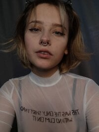 Erotic_Bunny's Offline Chat Room
