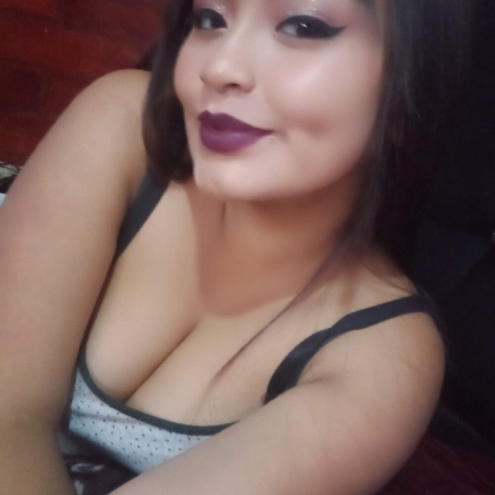 Live sex webcam photo for sakura_rousse #278607949