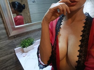 Danaalamiri Female Cheapestprivates Online Webcam Nude