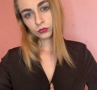 Rosalee_Stella's Offline Chat Room
