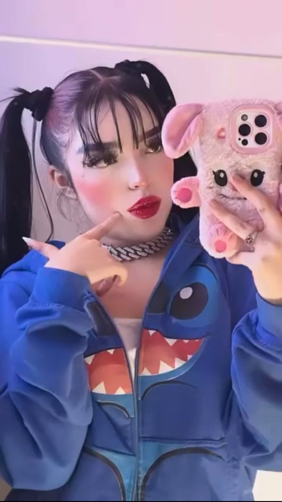 charlotte_zoe_ch
