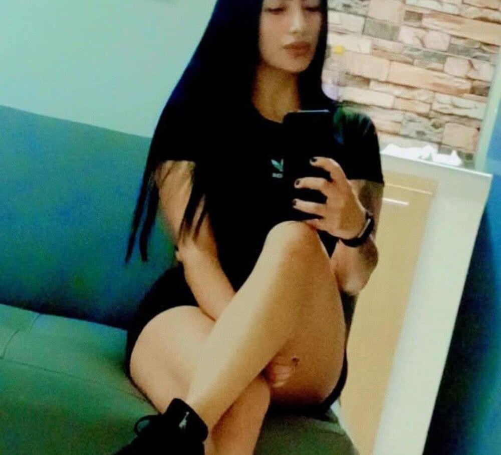 glamcambabes.com miabelmonte livesex profile in latino cams