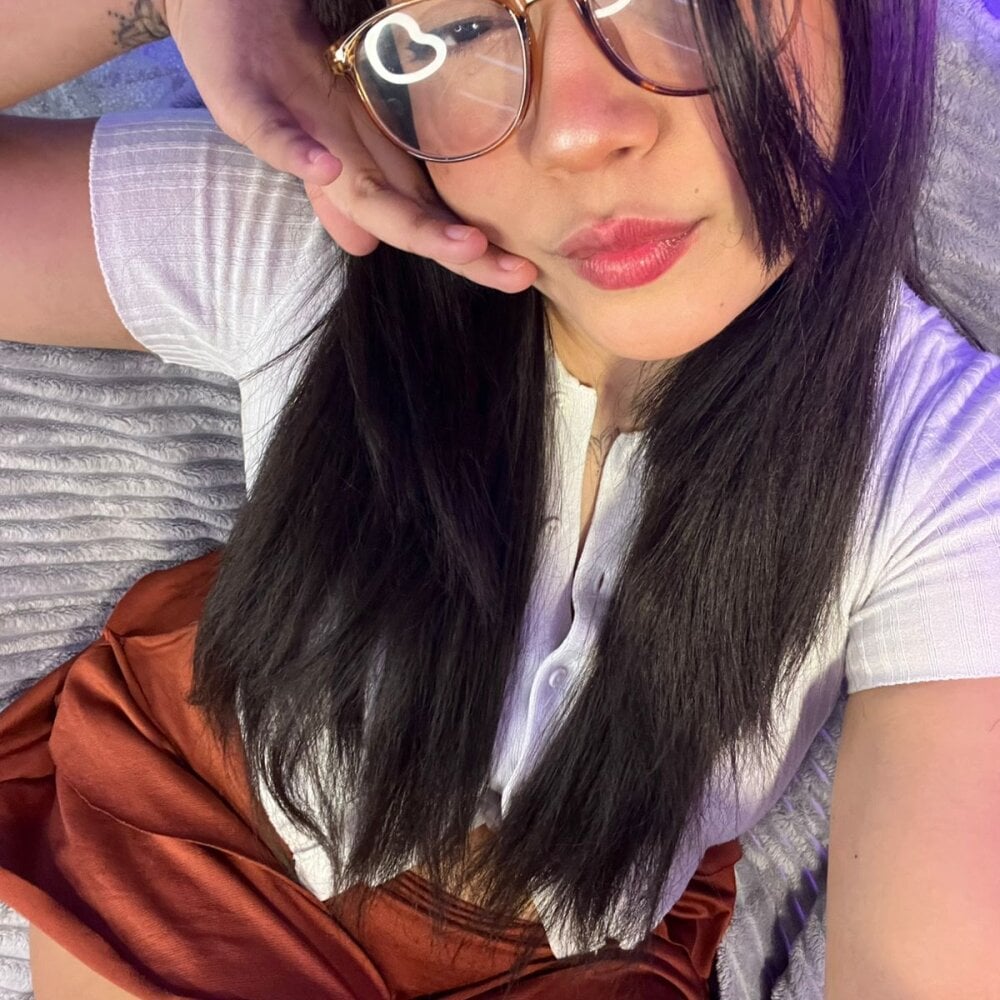 onaircams.com yuki_mitsuri livesex profile in the-land-of-your-dreams cams