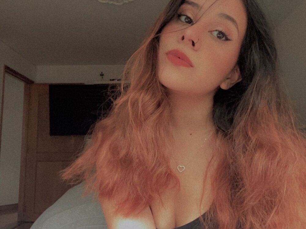 perla__lov3 from stripchat
