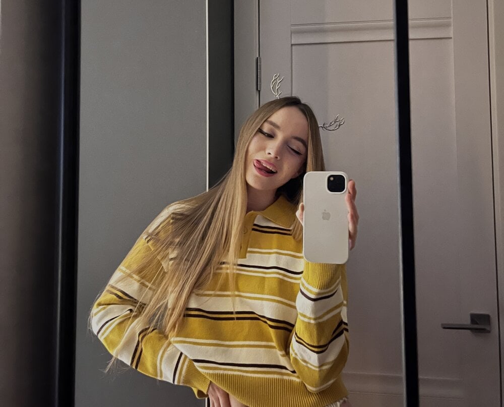 kind_focus' Live XXX Chat