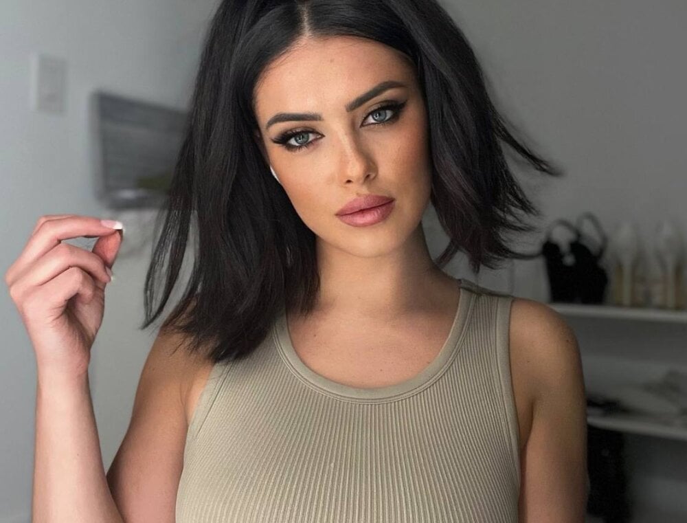 zoeblack Adlı Modelin Çevrimdışı XXX Sohbeti