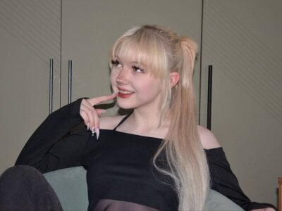 LynetteEmley Female Girls Live Webcam Adult