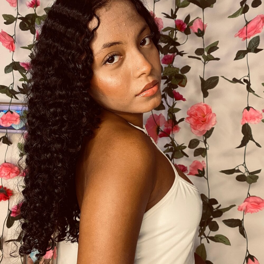 ebony_petite-69 from stripchat