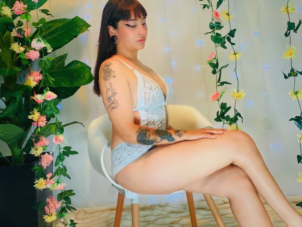 Lucia_Jhons_ profile