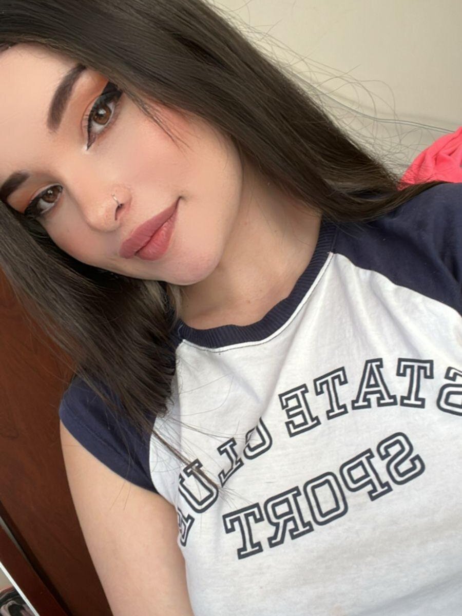Modèle de Webcam Mayren_1 Show porno gratuit en direct et Stripchat 900x1200 Photo Nue Hq Modèle de Webcam Mayren_1 Show porno gratuit en direct et Stripchat image