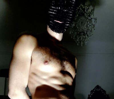 Italianmonsterd Live Cam on StripChat