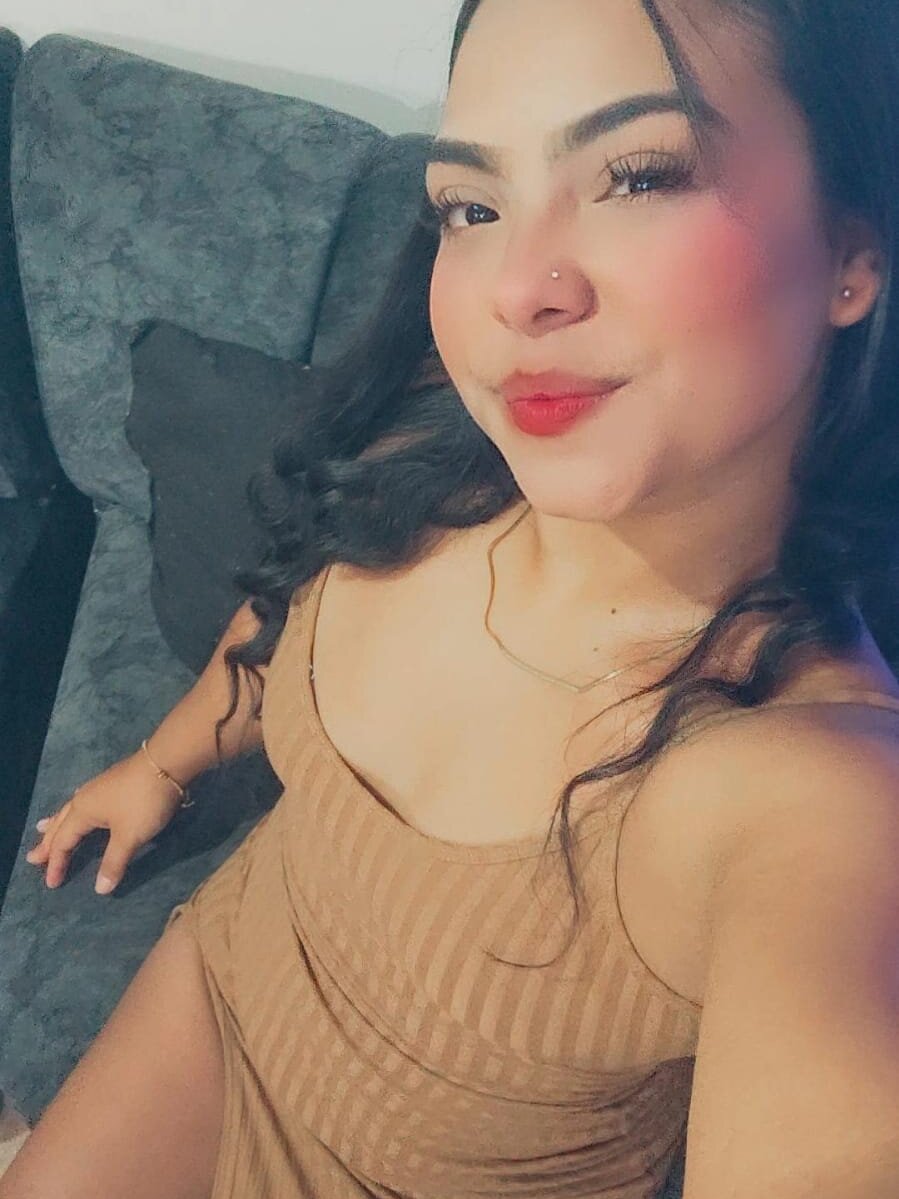 livestrip-joy.com hot-latina-xxx livesex profile in slim cams