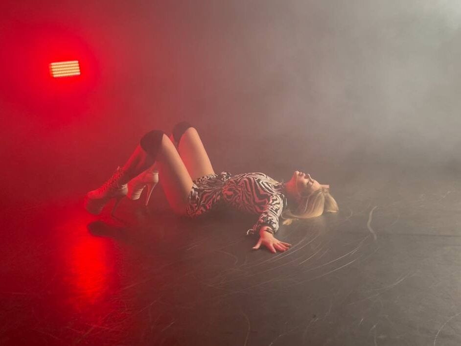 hyileyclark webcam profile - Dominican