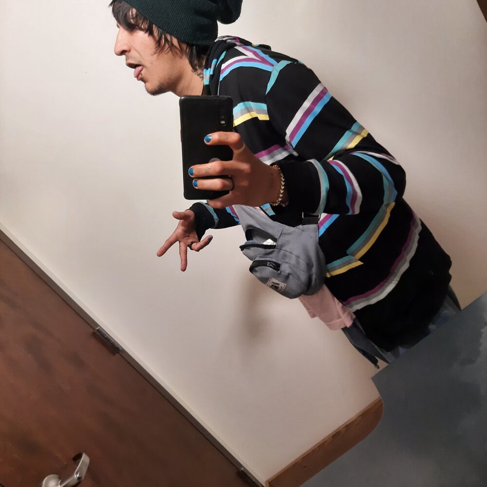 mickypop from stripchat