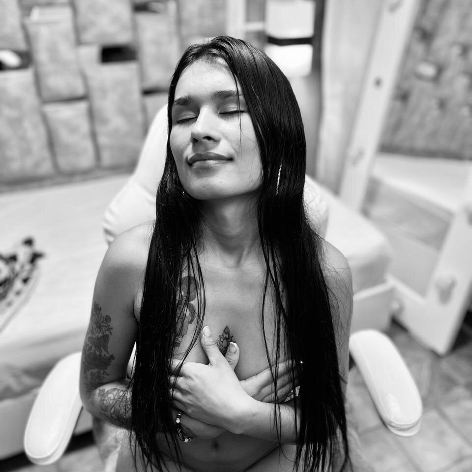 stripchat mia_king_ webcam profile pic via sexcam3d.net