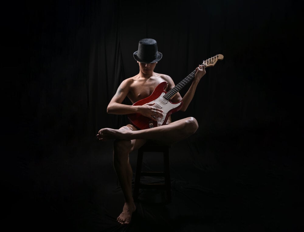 David_Gil's Offline XXX Chat