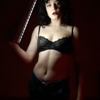SelenaHomes' Offline XXX Chat