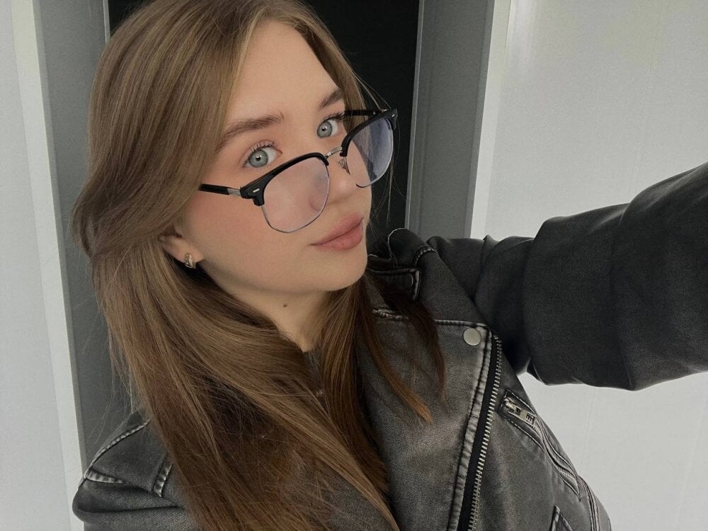 alinasollman from stripchat
