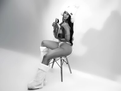 danibellucii_ on StripChat