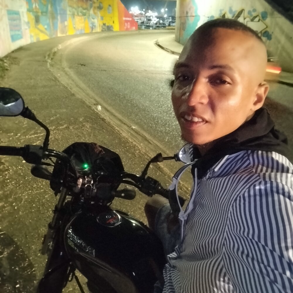 Andreskelly Chat XXX offline