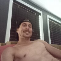 Hungrightfor's Offline Chat Room