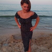 RomanticLadyyy's Offline Chat Room