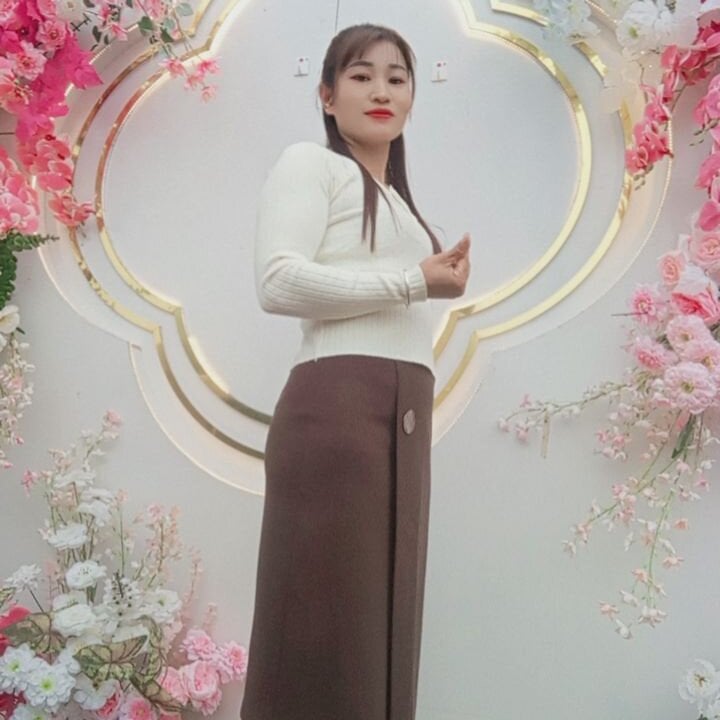 livestrip-joy.com qoine392 livesex profile in thin cams