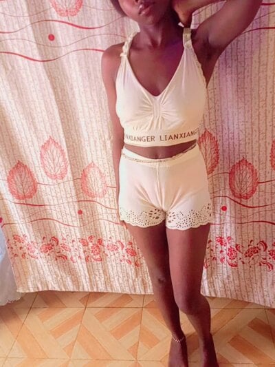 elivecams.com UKokile livesex profile in ethnicityebony cams