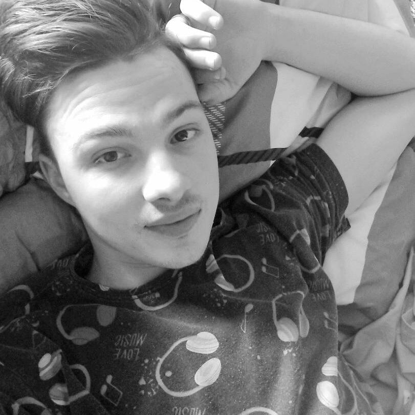 Yuri_milk вебкам шоу | GayBingo.live