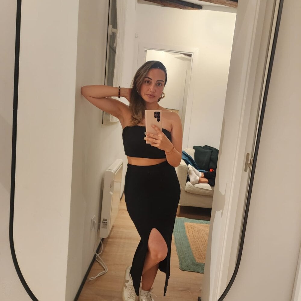 fox_renata webcam profile - Saint Helenian