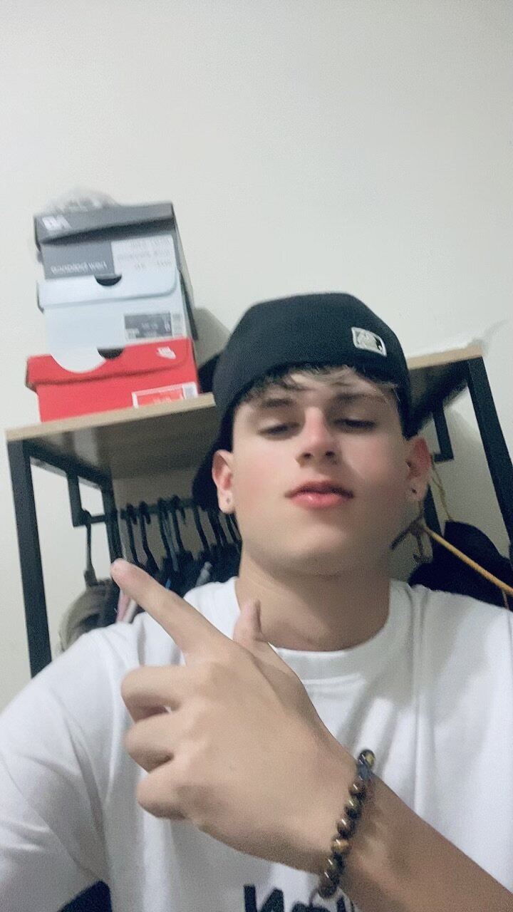 Alexhotboy18
