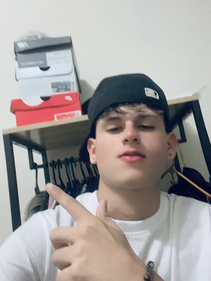Alexhotboy18