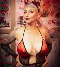 Model Charlotte__Gray