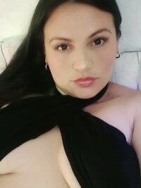 ChicaBig's Offline Chat Room