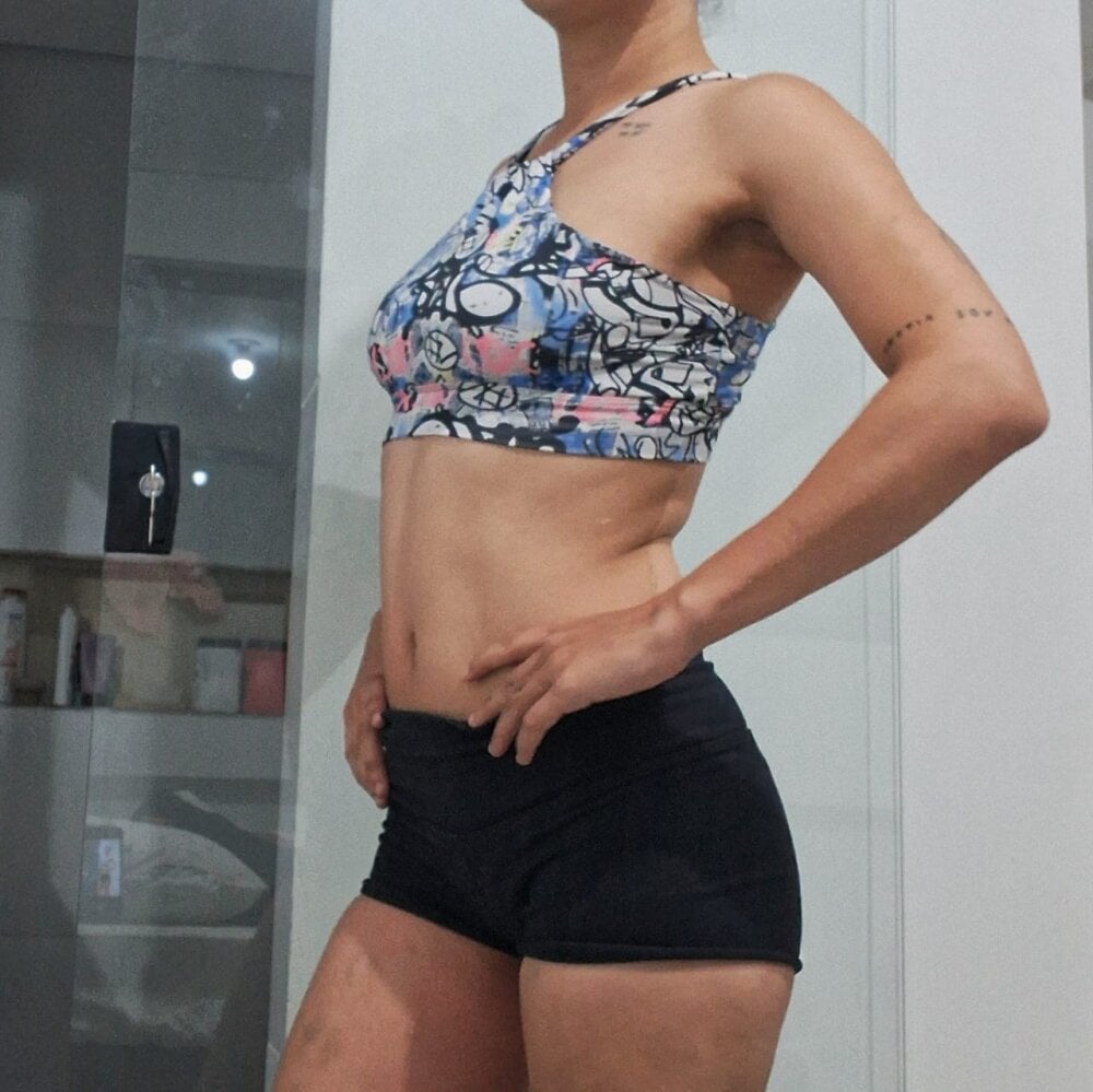 MayaaaOFICIAL profile