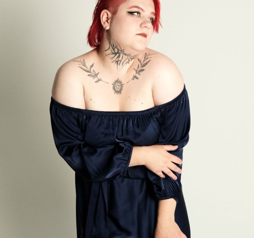 watchgirlcam.com mystiica livesex profile in white-hair cams